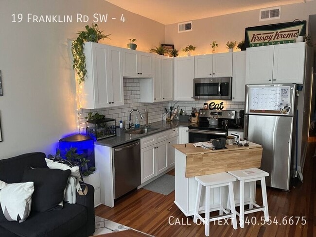 Building Photo - 19 Franklin Rd SW Unit 4 Rental
