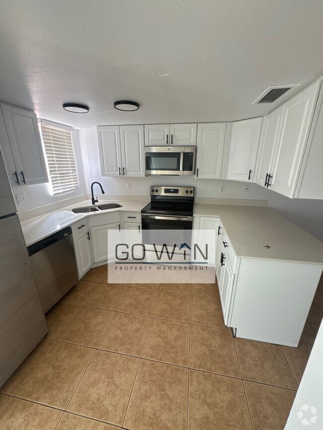 Building Photo - 15601 N 30th St Unit 6 Rental