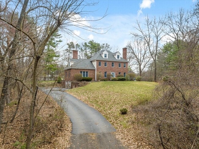 Building Photo - 1 Glenbrook Rd