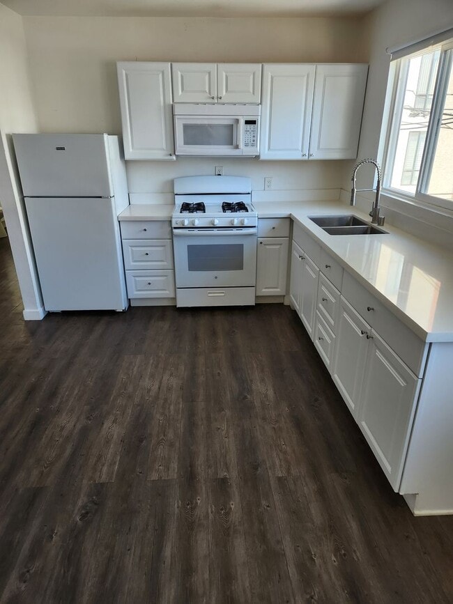 Photo - 4323 Van Nuys Blvd Unidad 5