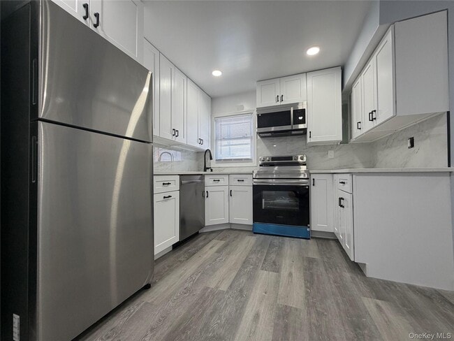 Building Photo - 21 Cochran Pl