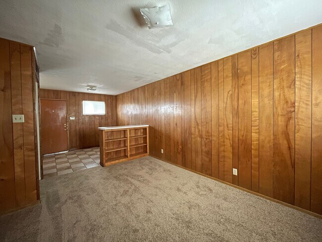 805 W Hallmark Ave Unit D