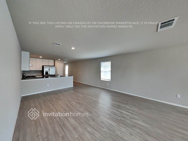 Photo - 4330 Rapids Way