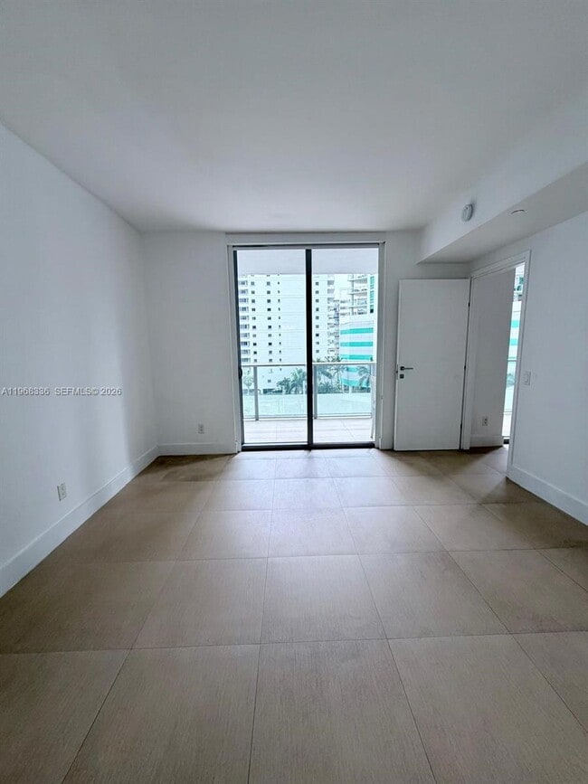 Photo - 1300 Brickell Bay Dr Unit 607
