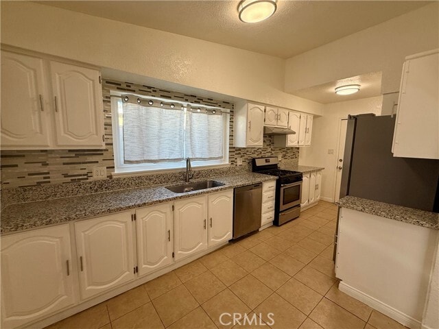 1016 W Ave J14