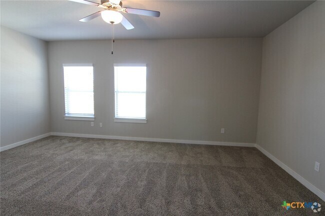 Building Photo - 390 Creekside Curve Rental