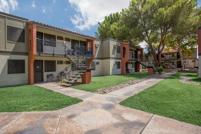 Building Photo - Standard Raintree Rental