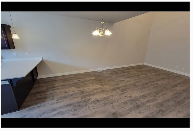 Photo - 1460 North St