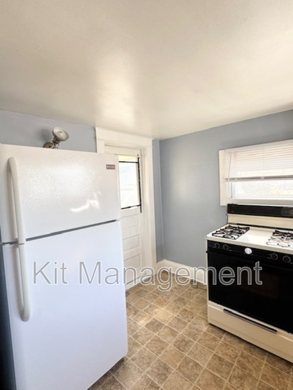 Photo - 2057 Airport Hwy Unit Upper