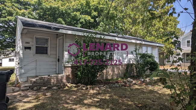 Building Photo - E Jefferson Unit 243 E Jefferson Rental
