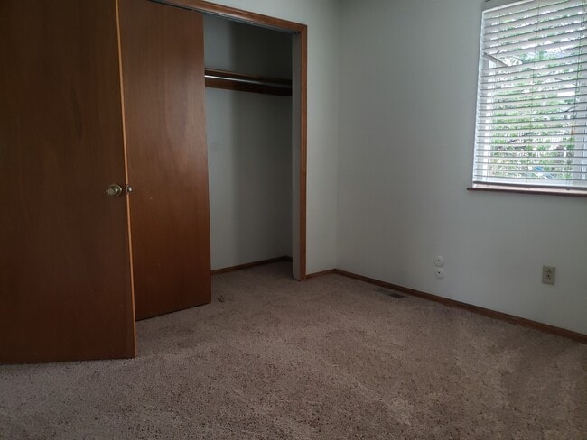 5217 Willowbrook Rd