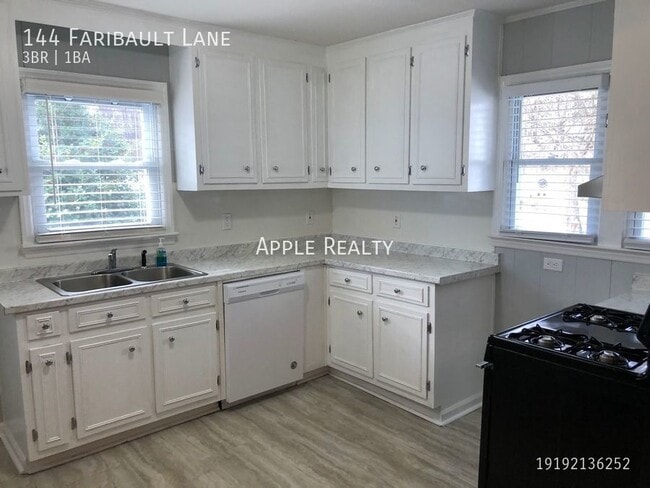 Building Photo - 144 Faribault Ln