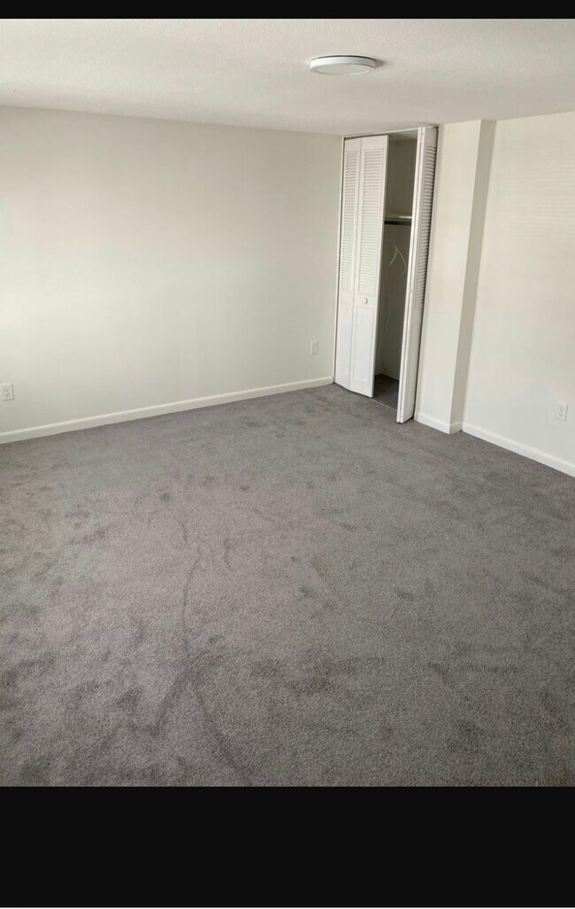 221 West St Townhome Townhome Rental in Leominster MA