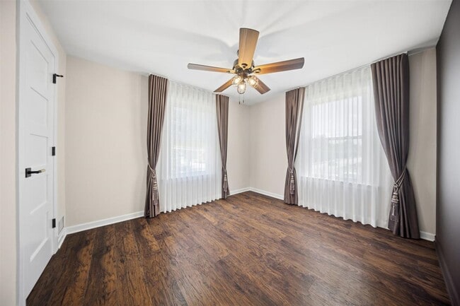 Photo - 1798 Howard Ave