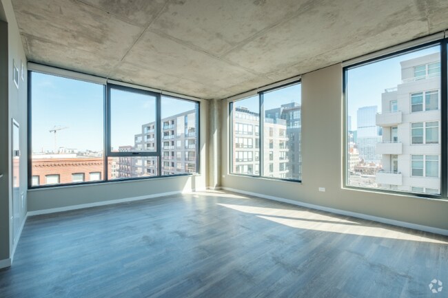 Building Photo - 1001 W Washington St Rental