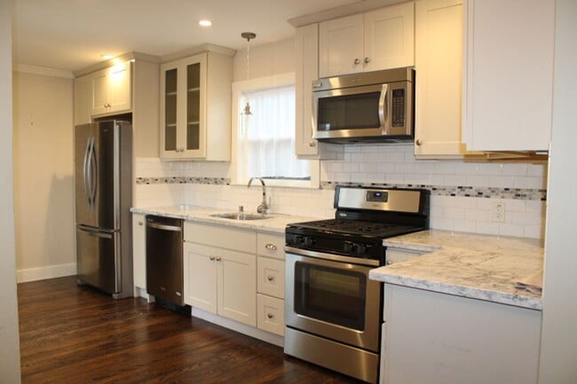 Photo - 2887 Lincoln Ave