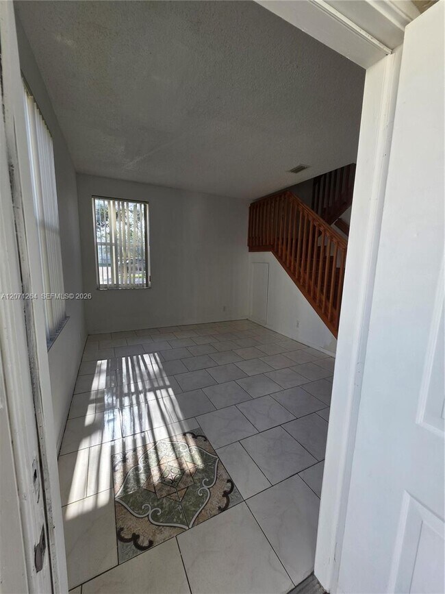 Photo - 21250 NE 8th Pl