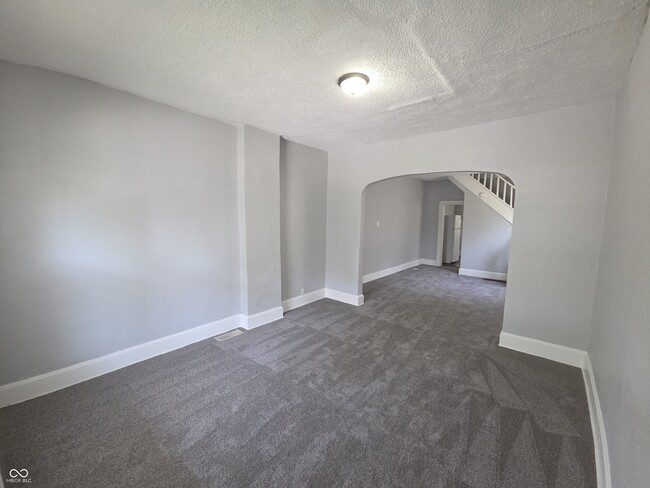 Photo - 516 W 28th St
