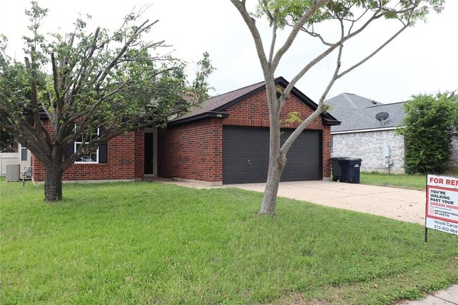 Photo - 706 N Creek Blvd