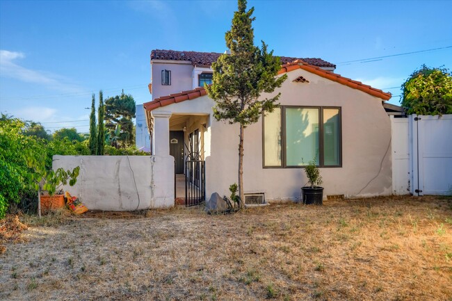 Photo - 366 S Crescent Heights Blvd Casa