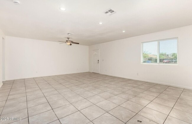 Photo - 2828 E Chipman Rd Unit 1