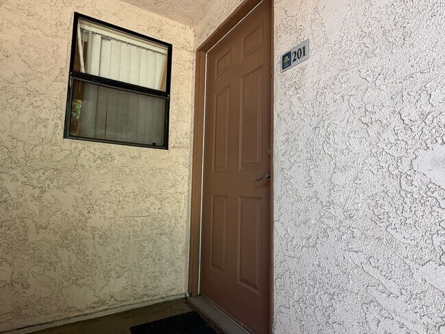 1329 Massachusetts Ave Unidad 201