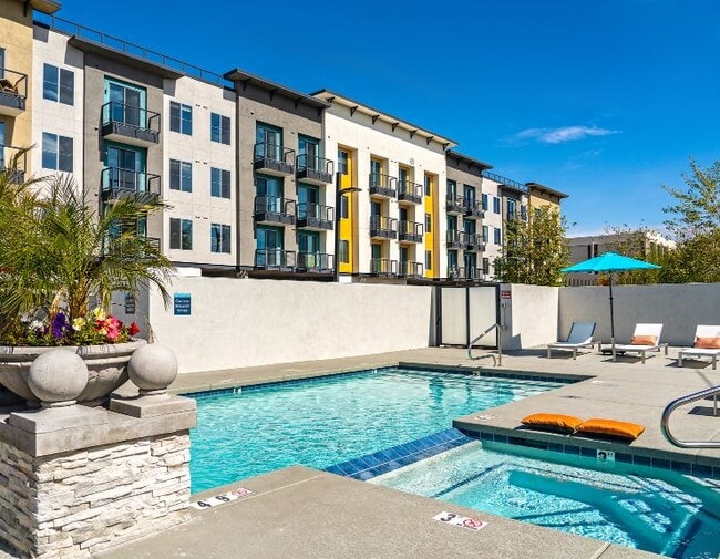 PURE Midtown Apartments Phoenix, AZ