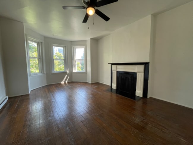 Photo - 1613 W Grace St