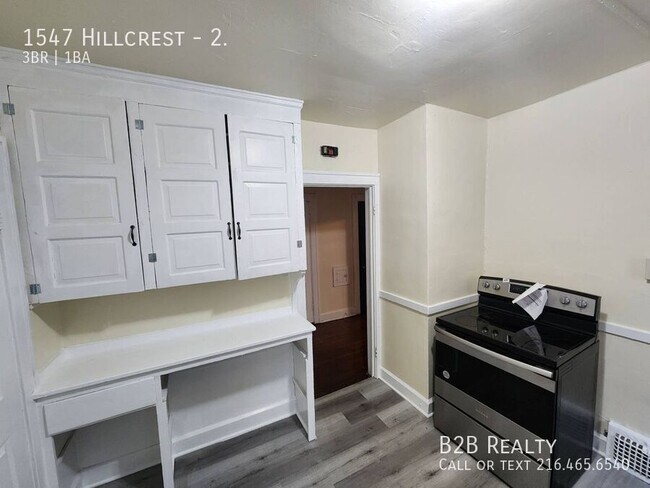 Photo - 1547 Hillcrest-2. Unidad 2.