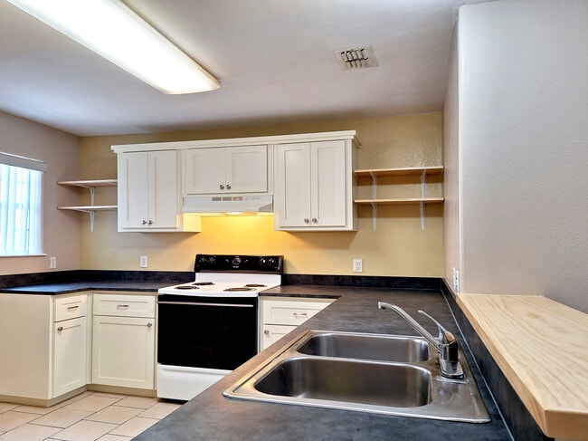 Photo - 1907 Maria Isabel Dr Unit B