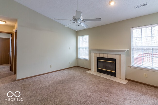 5810 Rolling Bluff Ln