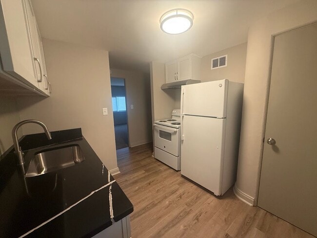 120 36th St NE Unit 1