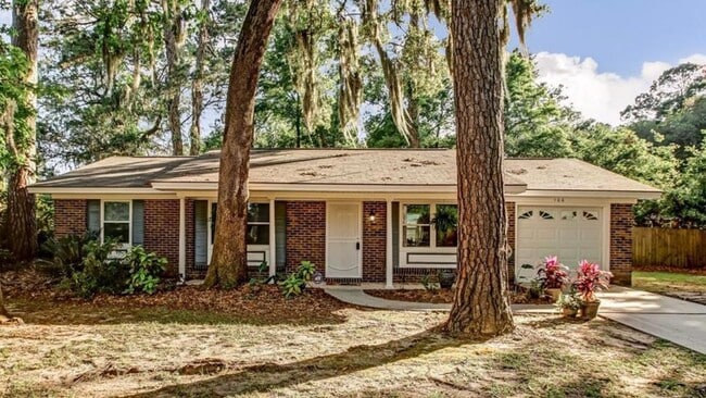 Building Photo - 106 Penrose Dr