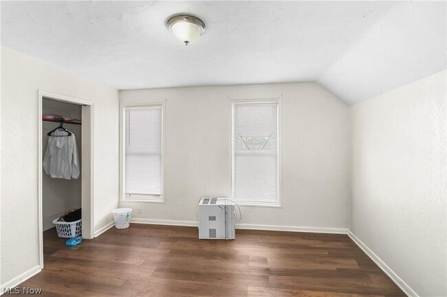 Photo - 505 Brown St