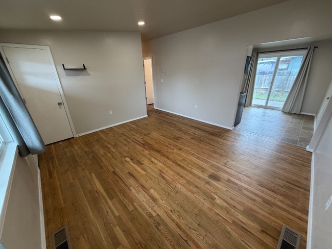 Photo - 402 Chestnut St