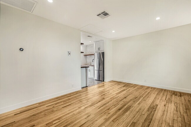 654 Ozone St, Santa Monica, CA 90405
