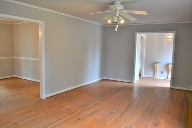 Photo - 388 Collier Rd NW