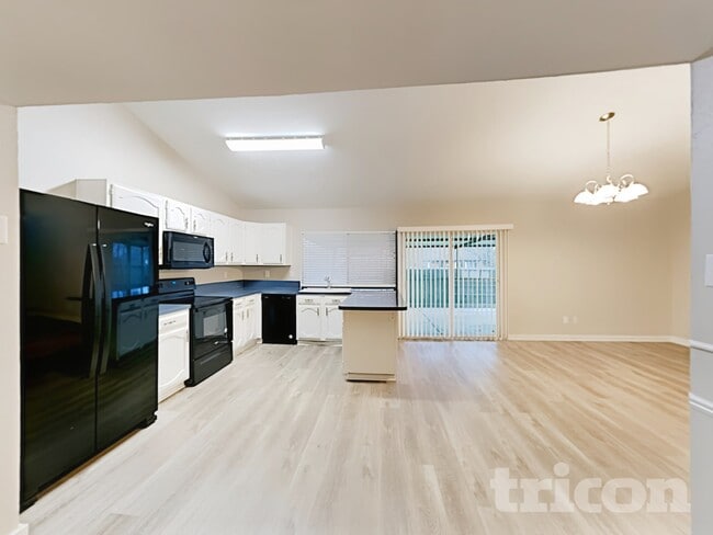 Photo - 510 Carl C Senter St