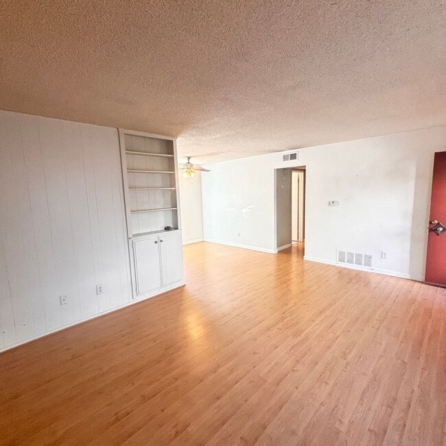 Photo - CHARMING PACIFIC BEACH 2BD/2BA CONDO! CLOSE TO THE BAY & OCEAN! Only $3,295/mo!