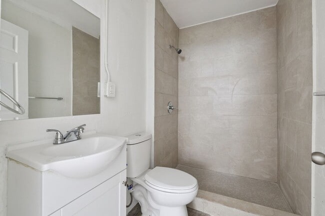 Photo - 1098 Smith St SW