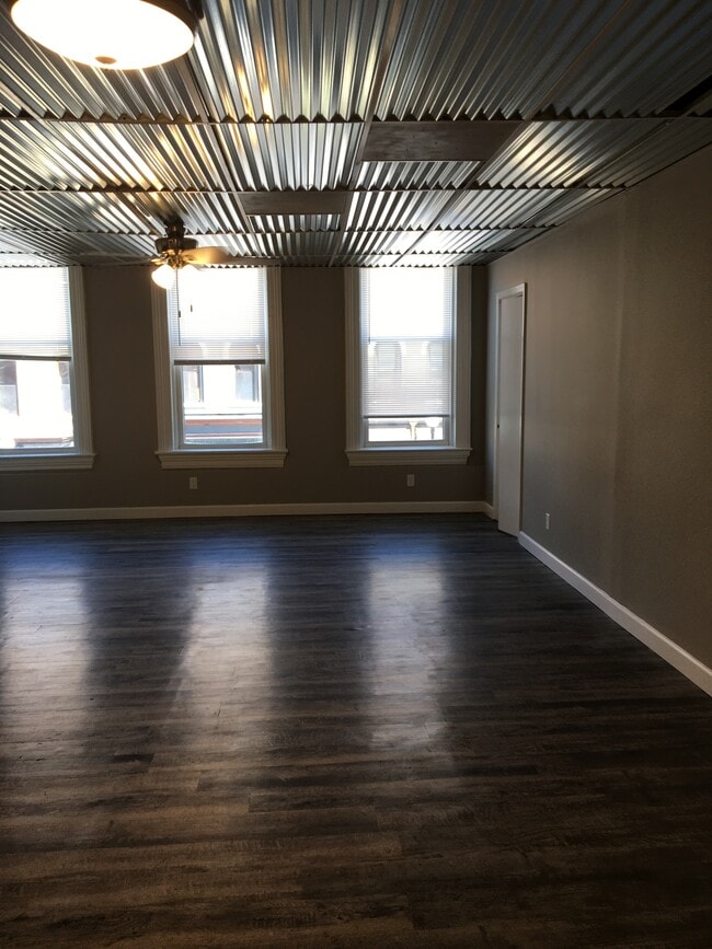 408 N Main St Unit 408