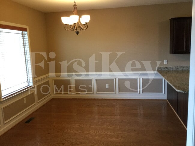 Photo - 293 Majestic Oak Dr
