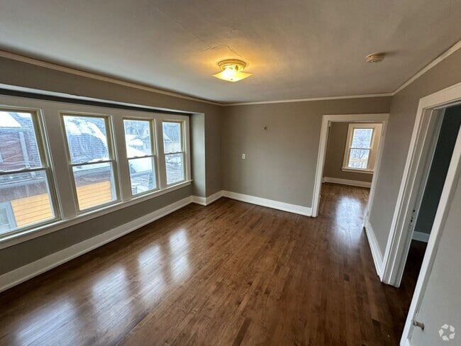 Building Photo - 3538-3540 N 2nd Ln - Duplex Unit 3538 Upper Rental