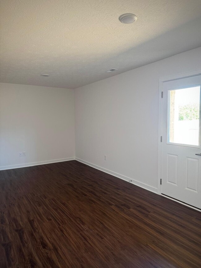 Photo - 130 Sitka Willow Dr