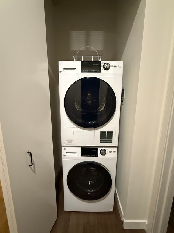 Photo - 359 W Chicago Ave