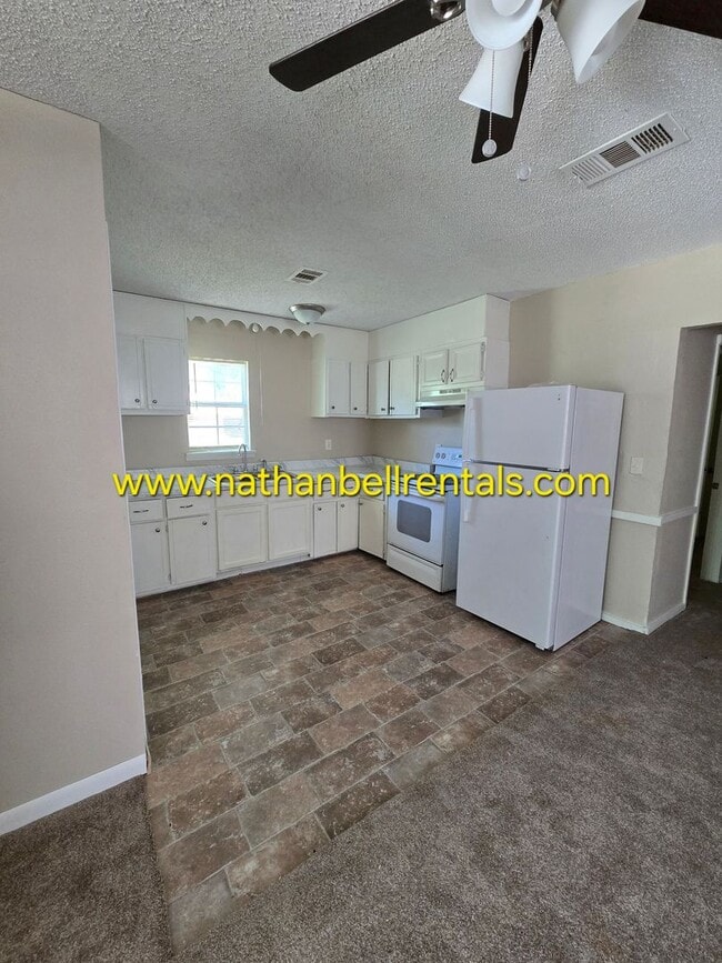 Photo - 1480 10th St NE