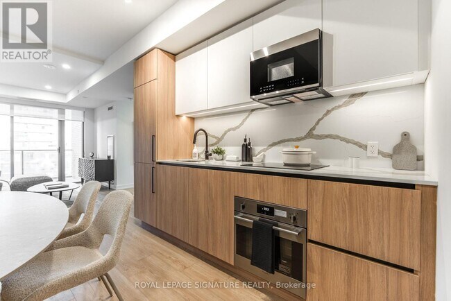 Photo - 35 Parliament St Unit 608