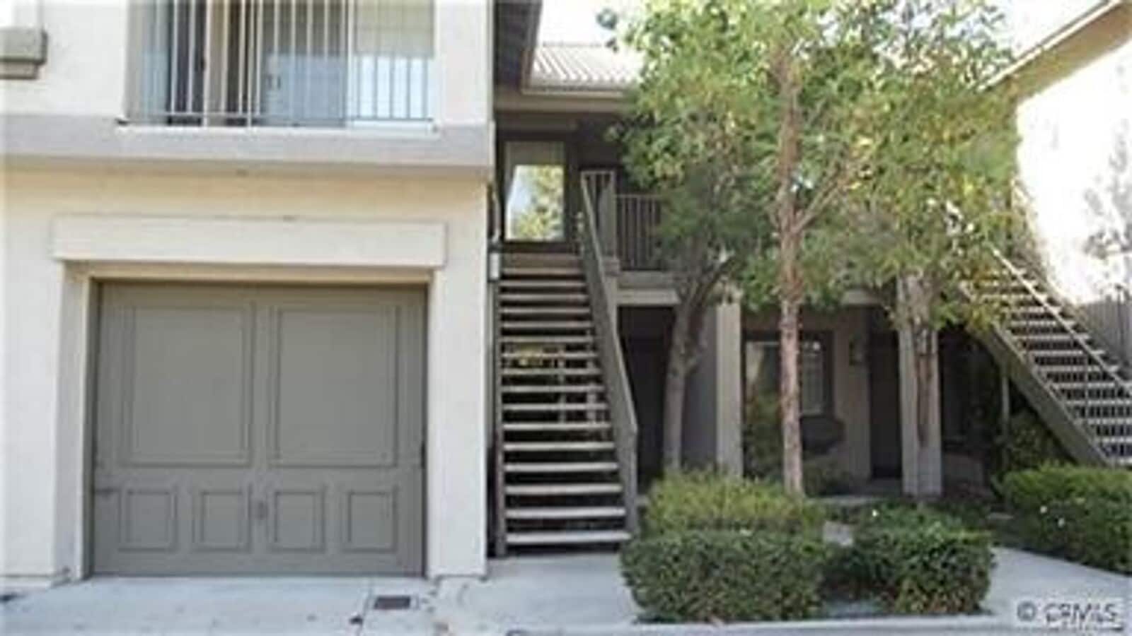 Lower 2 Bedroom w/Garage - Lower 2 Bedroom w/Garage Condo