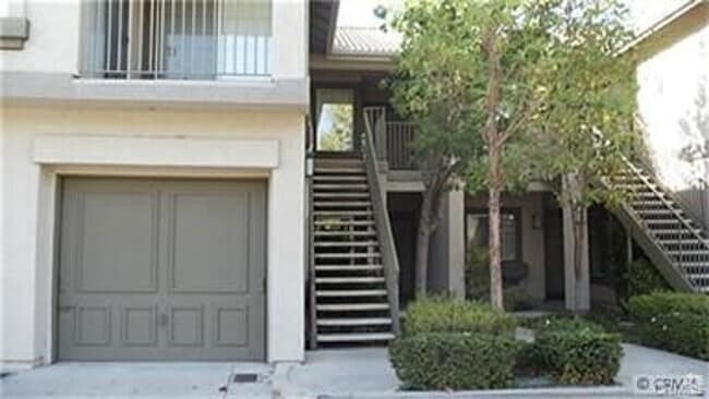 Building Photo - Lower 2 Bedroom w/Garage Rental