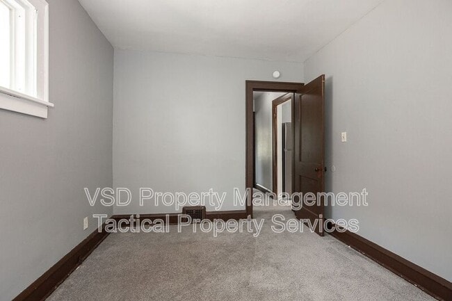Photo - 4024 E 143rd St Unit Up